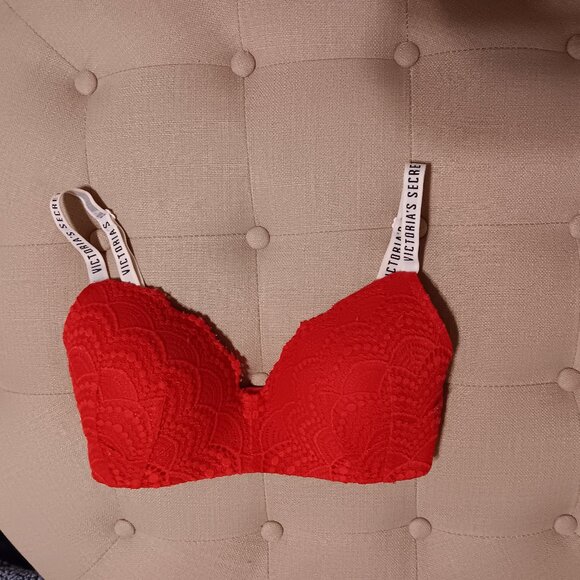 Womans Victoria's Secret red bra 32DDD - Picture 2 of 5